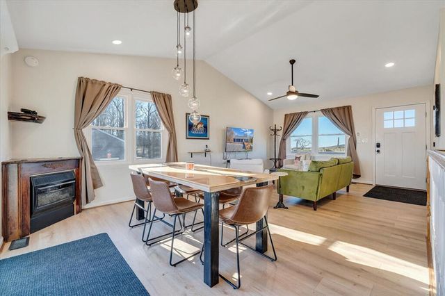 1039 Fosters Knob RD, Blue Ridge, VA 24064