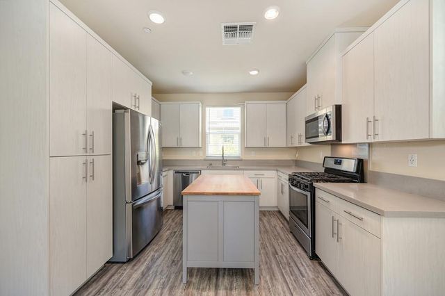 10789 Portico Cir, Rancho Cordova, CA 95670