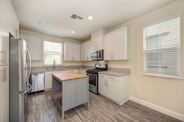 10789 Portico Cir, Rancho Cordova, CA 95670