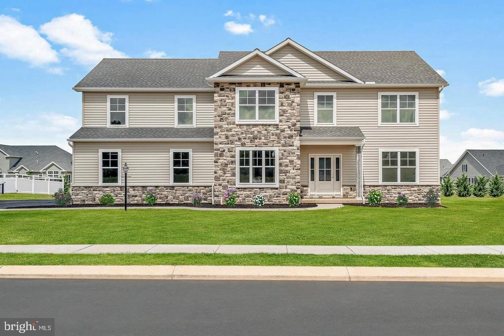 112 KENSINGTON PLACE, Mechanicsburg, PA 17050