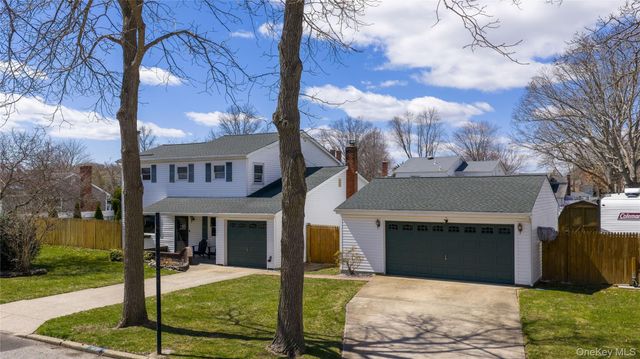 86 Tremont Avenue, Medford, NY 11763