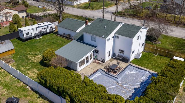 86 Tremont Avenue, Medford, NY 11763
