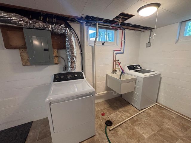 180 Bernard Street E, West Saint Paul, MN 55118