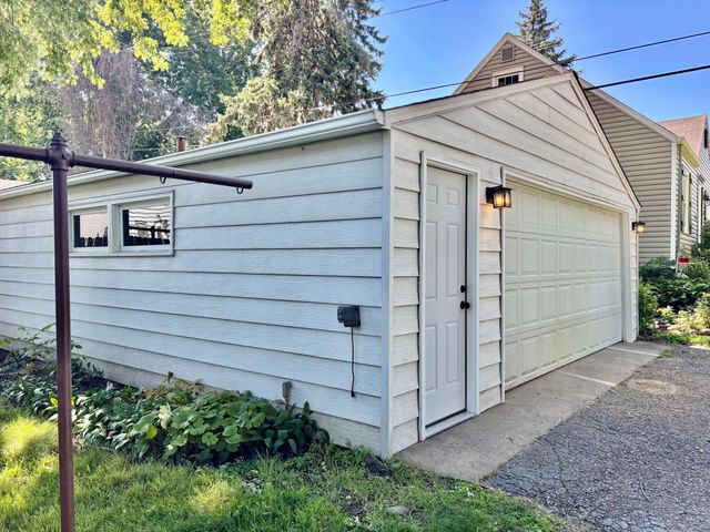 180 Bernard Street E, West Saint Paul, MN 55118