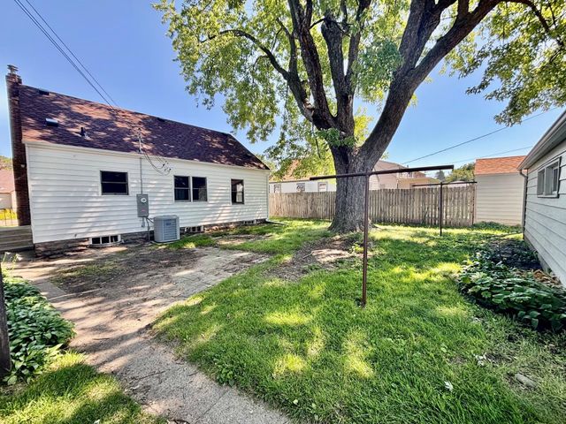 180 Bernard Street E, West Saint Paul, MN 55118