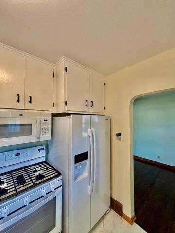 180 Bernard Street E, West Saint Paul, MN 55118