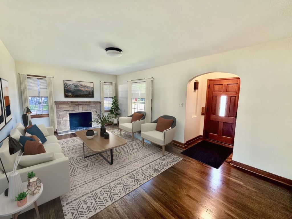 180 Bernard Street E, West Saint Paul, MN 55118