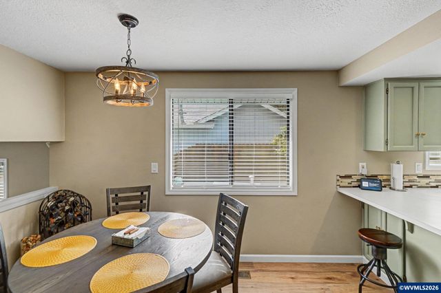 1028 Oakhill Av SE, Salem, OR 97302