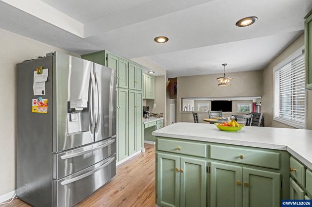 1028 Oakhill Av SE, Salem, OR 97302