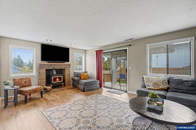 1028 Oakhill Av SE, Salem, OR 97302