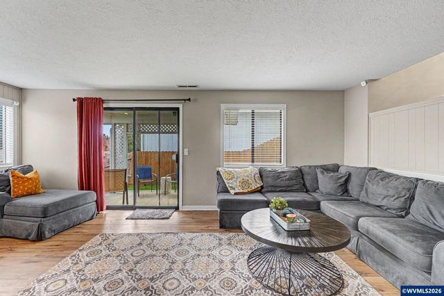 1028 Oakhill Av SE, Salem, OR 97302