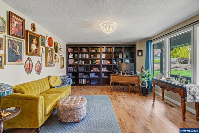 1028 Oakhill Av SE, Salem, OR 97302