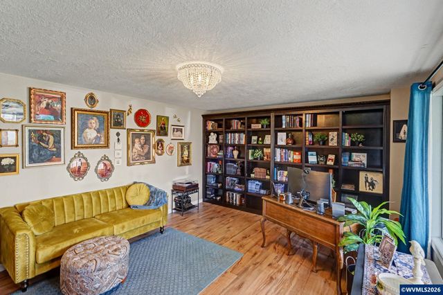 1028 Oakhill Av SE, Salem, OR 97302