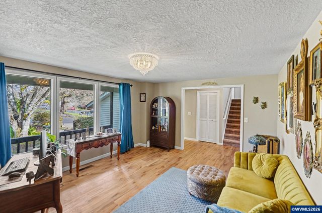 1028 Oakhill Av SE, Salem, OR 97302