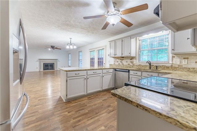 1700 Summit View Way, Snellville, GA 30078