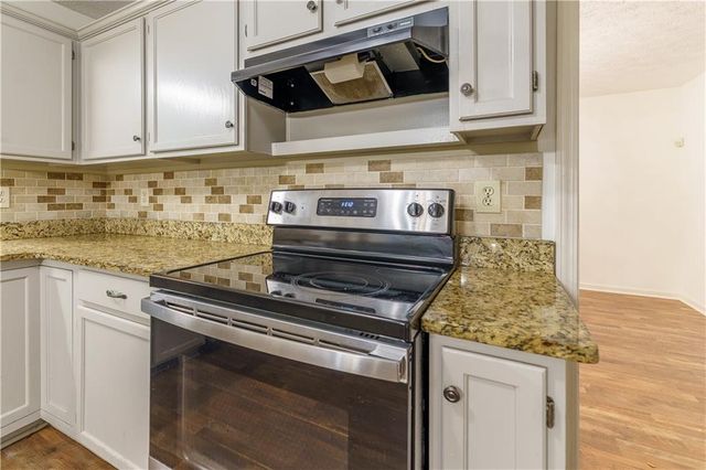 1700 Summit View Way, Snellville, GA 30078