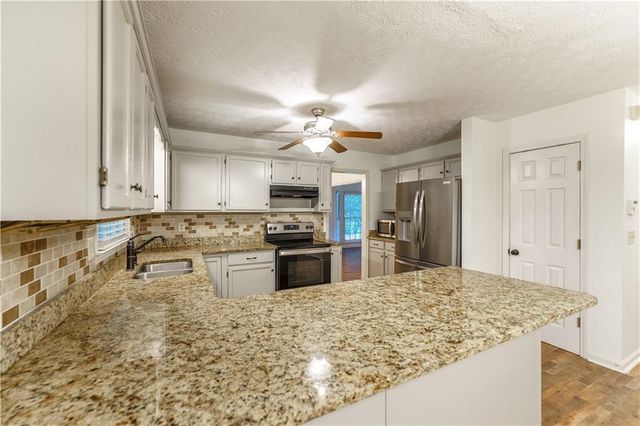 1700 Summit View Way, Snellville, GA 30078
