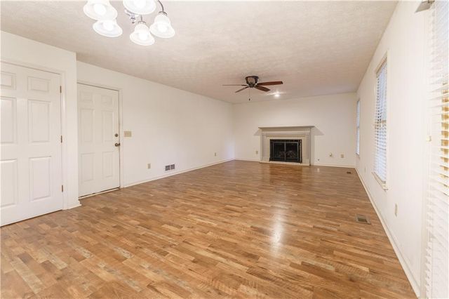 1700 Summit View Way, Snellville, GA 30078