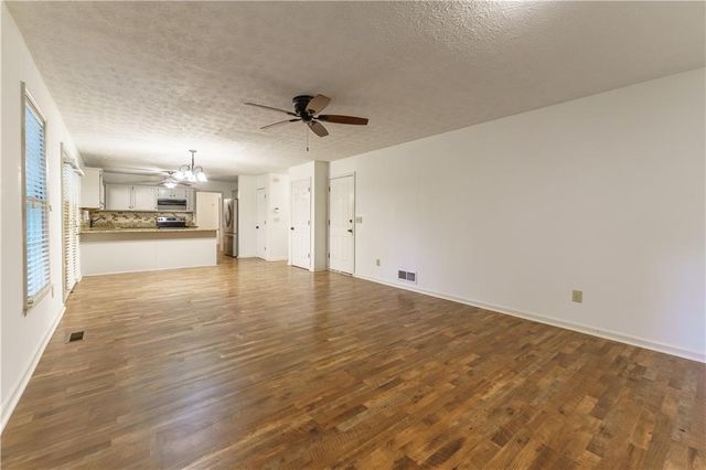 1700 Summit View Way, Snellville, GA 30078
