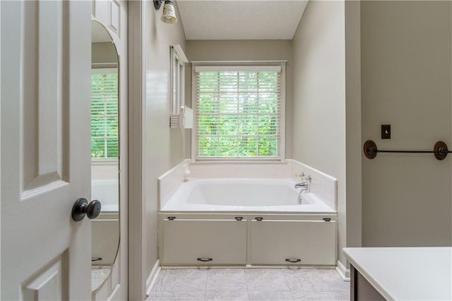 1700 Summit View Way, Snellville, GA 30078