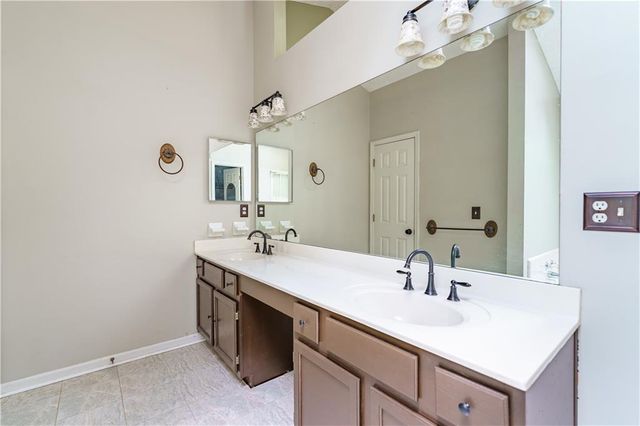 1700 Summit View Way, Snellville, GA 30078