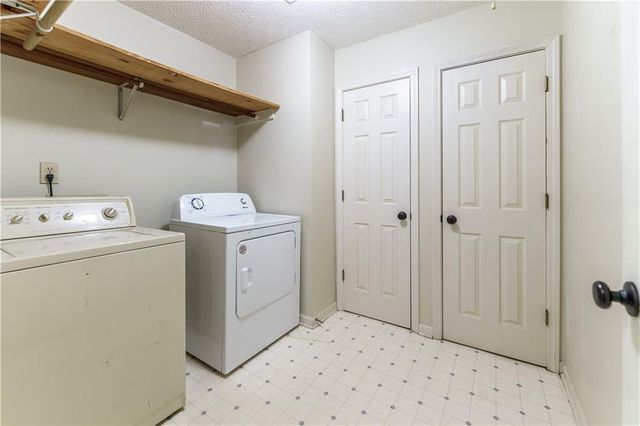1700 Summit View Way, Snellville, GA 30078