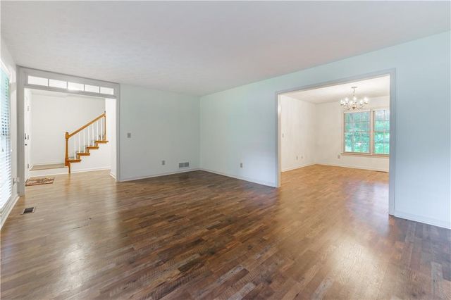 1700 Summit View Way, Snellville, GA 30078