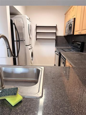 15312 SW 72nd St 21-12, Miami, FL 33193