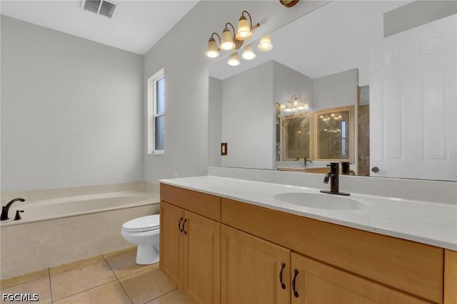 11258 Coimbra LN, Bonita Springs, FL 34135