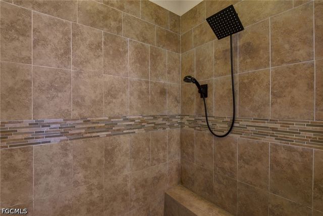 11258 Coimbra LN, Bonita Springs, FL 34135