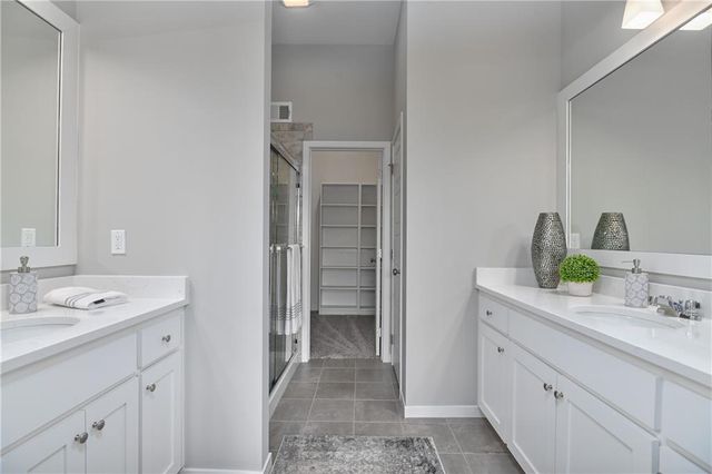 11921 S Tallgrass Drive 601, Olathe, KS 66061