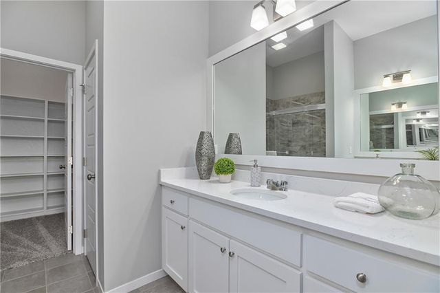 11921 S Tallgrass Drive 601, Olathe, KS 66061