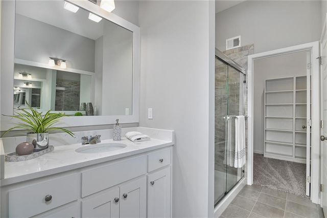 11921 S Tallgrass Drive 601, Olathe, KS 66061