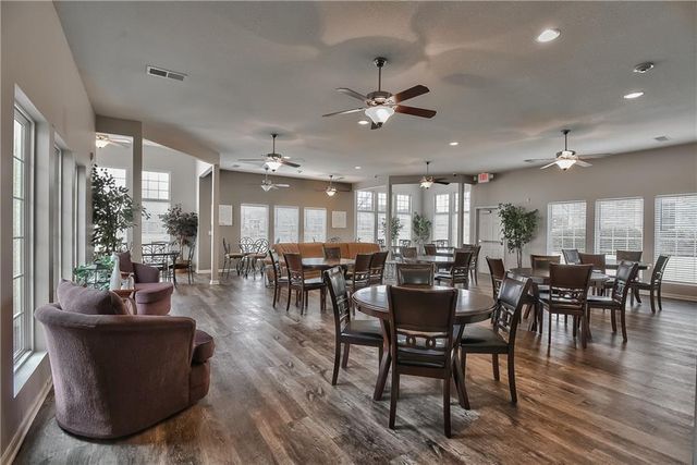 11921 S Tallgrass Drive 601, Olathe, KS 66061