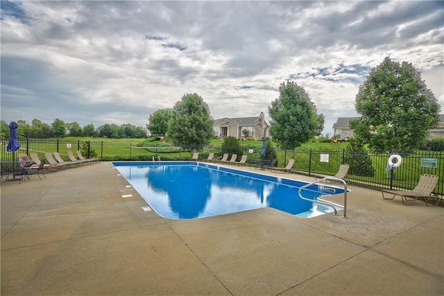 11921 S Tallgrass Drive 601, Olathe, KS 66061