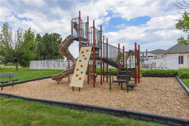 11921 S Tallgrass Drive 601, Olathe, KS 66061