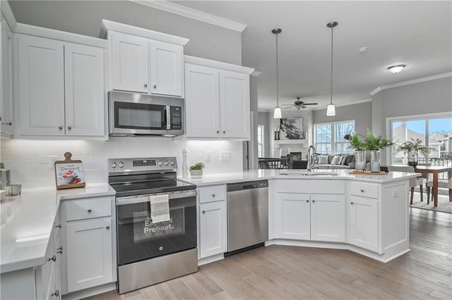 11921 S Tallgrass Drive 601, Olathe, KS 66061