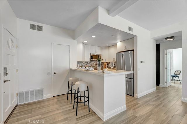 2000 Pacific Coast Highway 203, Huntington Beach, CA 92648
