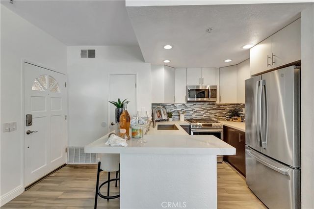 2000 Pacific Coast Highway 203, Huntington Beach, CA 92648