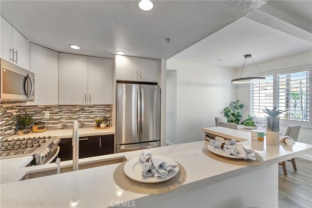 2000 Pacific Coast Highway 203, Huntington Beach, CA 92648
