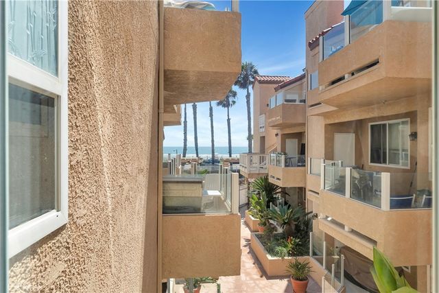2000 Pacific Coast Highway 203, Huntington Beach, CA 92648