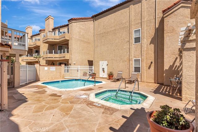 2000 Pacific Coast Highway 203, Huntington Beach, CA 92648