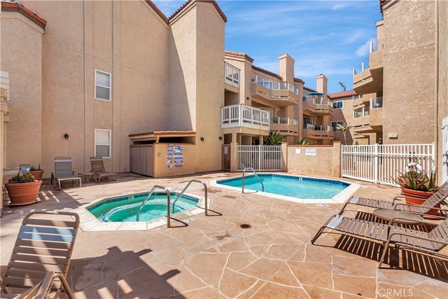 2000 Pacific Coast Highway 203, Huntington Beach, CA 92648