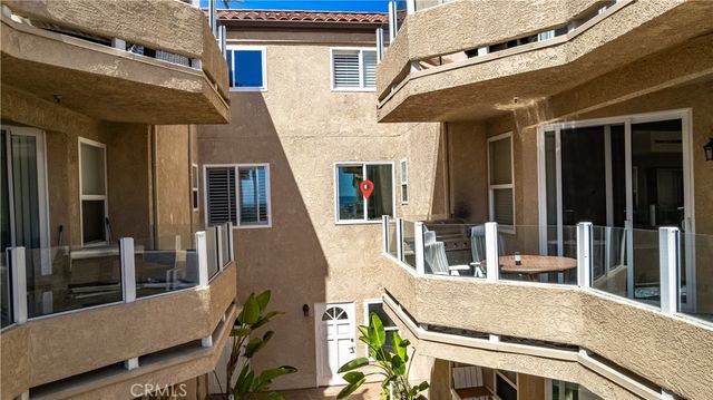 2000 Pacific Coast Highway 203, Huntington Beach, CA 92648