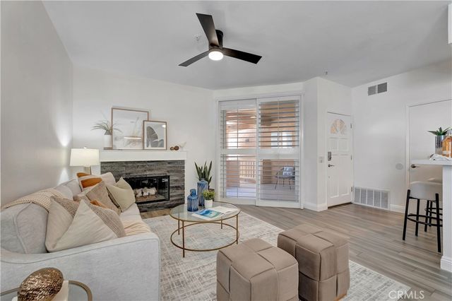 2000 Pacific Coast Highway 203, Huntington Beach, CA 92648