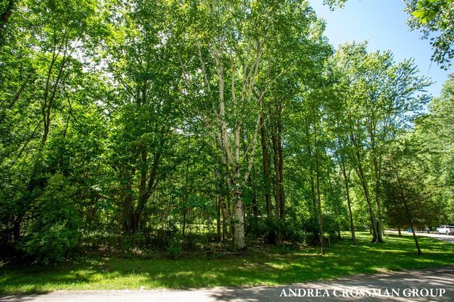 7032 Glenn Oaks Drive, South Haven, MI 49090
