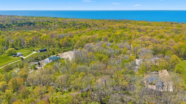 7032 Glenn Oaks Drive, South Haven, MI 49090