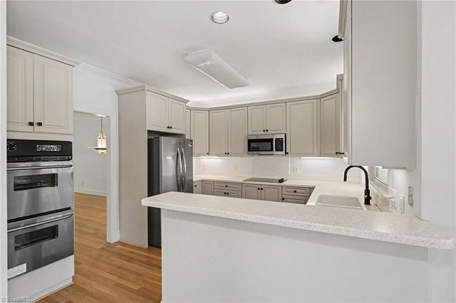 5305 Coveview Court, Greensboro, NC 27407