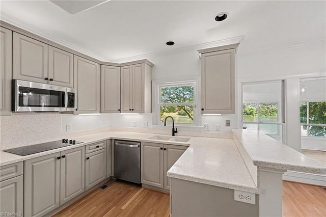 5305 Coveview Court, Greensboro, NC 27407
