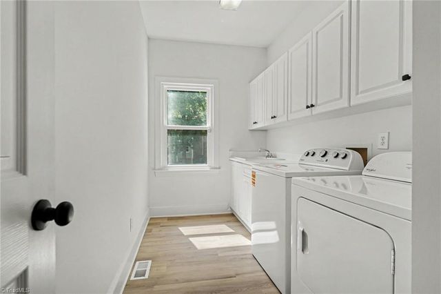 5305 Coveview Court, Greensboro, NC 27407